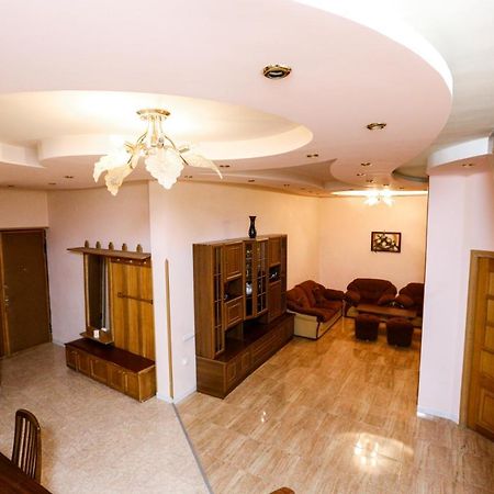 Apartment #1 In The City Center Jerevan Buitenkant foto